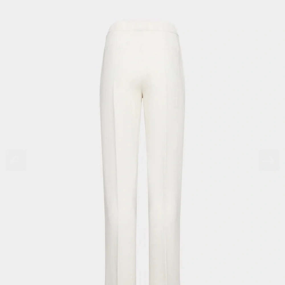 NWT Aritzia The Limitless Pant Wilfred Crepette Size 6 Short Wide Leg Cream - Picture 3 of 15